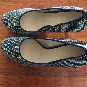 STUNNING ENZO ANGIOLINO Silver and Black pumps